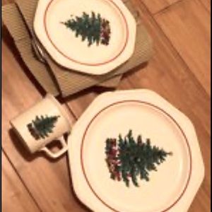 Spode service for 4 - 3 piece set in over 25 years old perfect condition